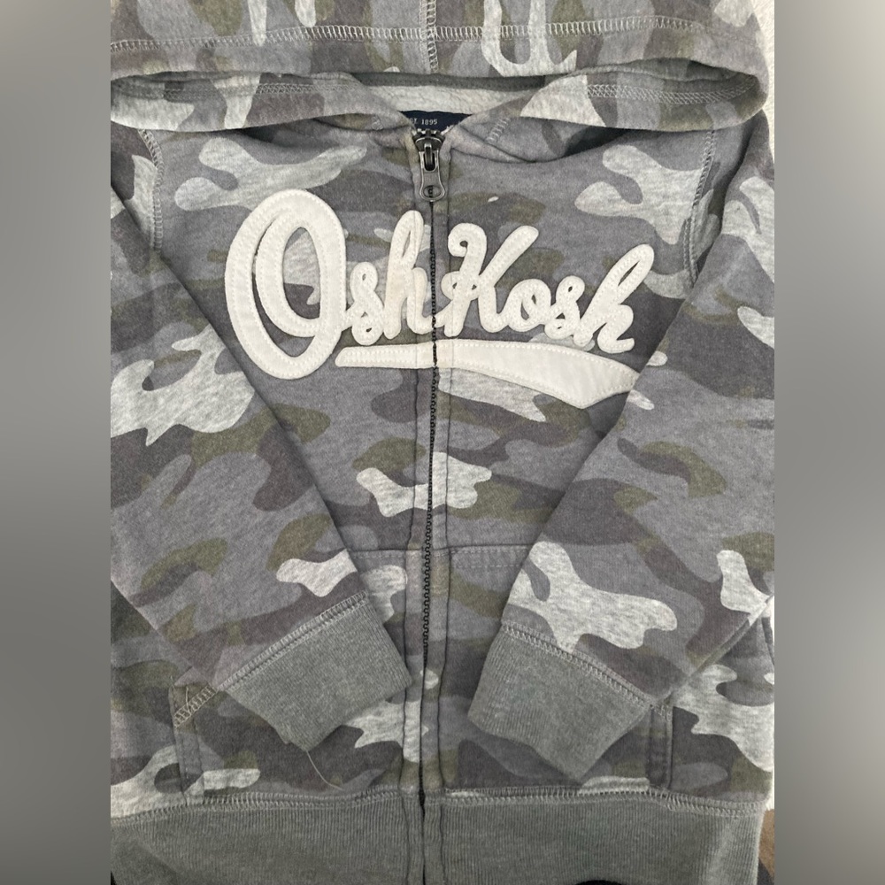 Oshkosh camouflage, gray tones, zipper hoodie with pockets in size 3T.